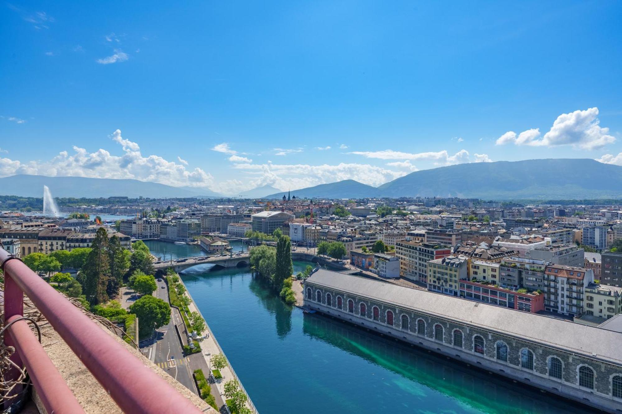 Exclusive 3 Bedroom Luxury Penthouse *