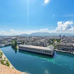 Apartment Exclusive 3 Bedroom Luxury Penthouse *