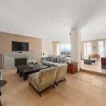 Exclusive 3 Bedroom Luxury Penthouse *