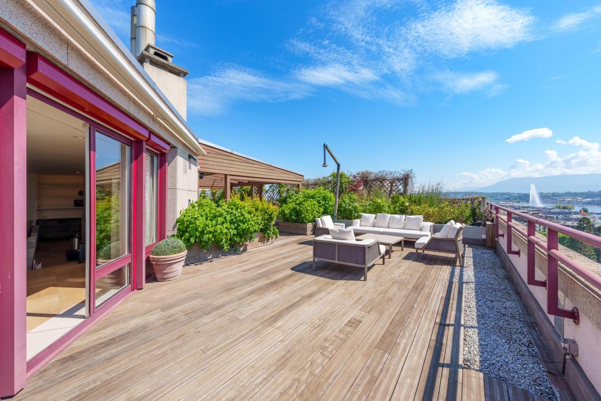 Exclusive 3 Bedroom Luxury Penthouse Geneva