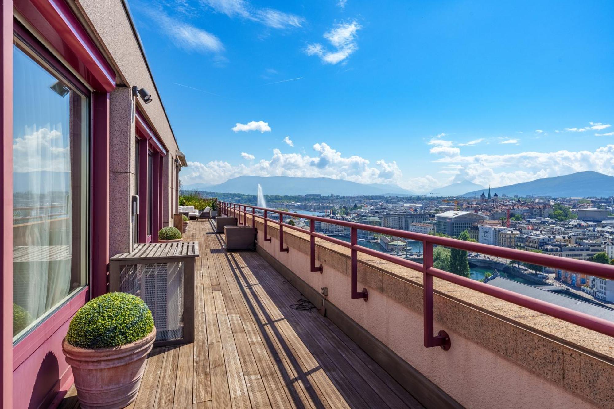 Exclusive 3 Bedroom Luxury Penthouse Apartment