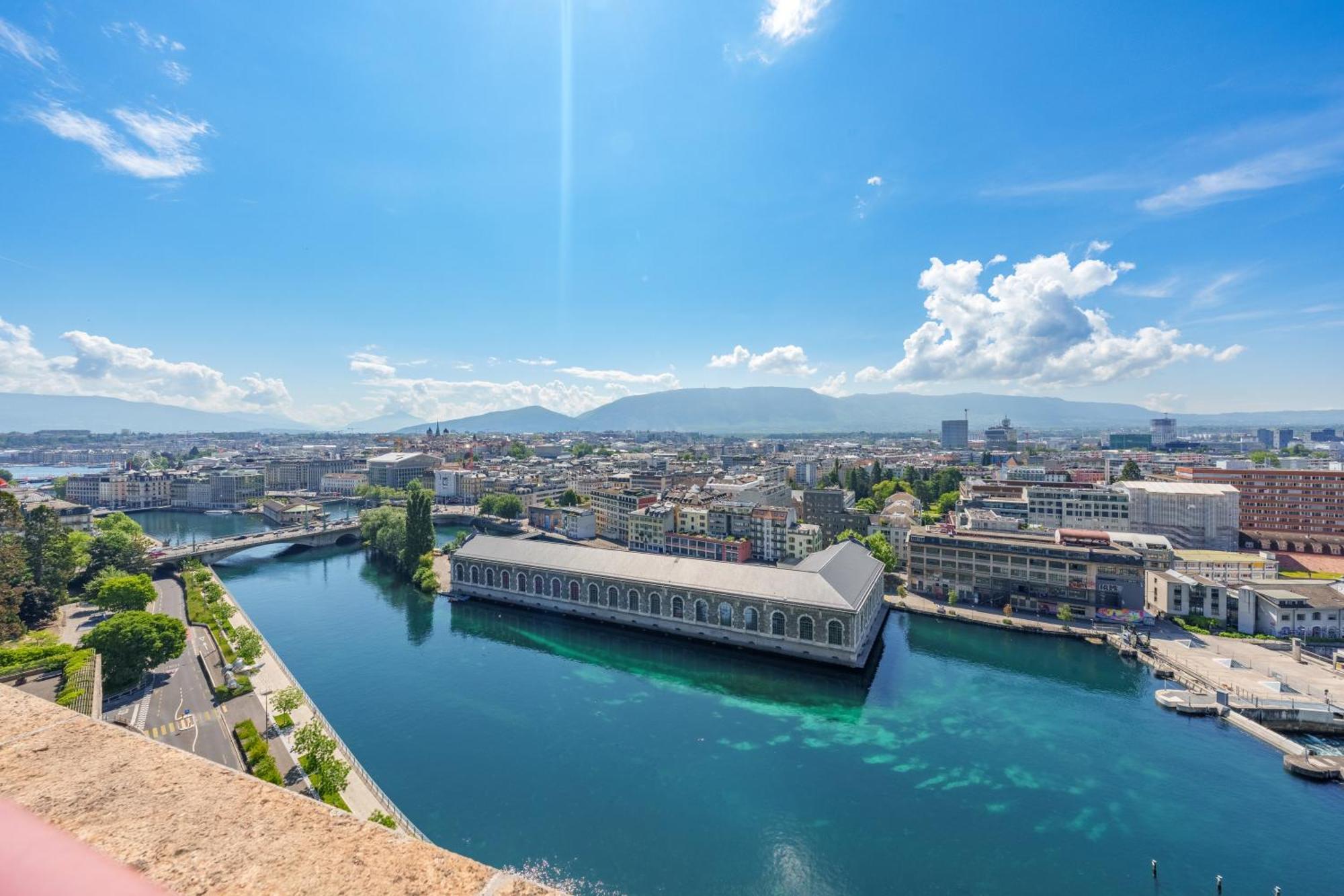 Apartment Exclusive 3 Bedroom Luxury Penthouse *