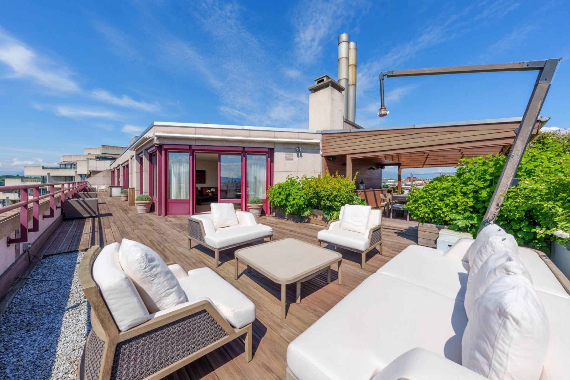 Apartment Exclusive 3 Bedroom Luxury Penthouse *