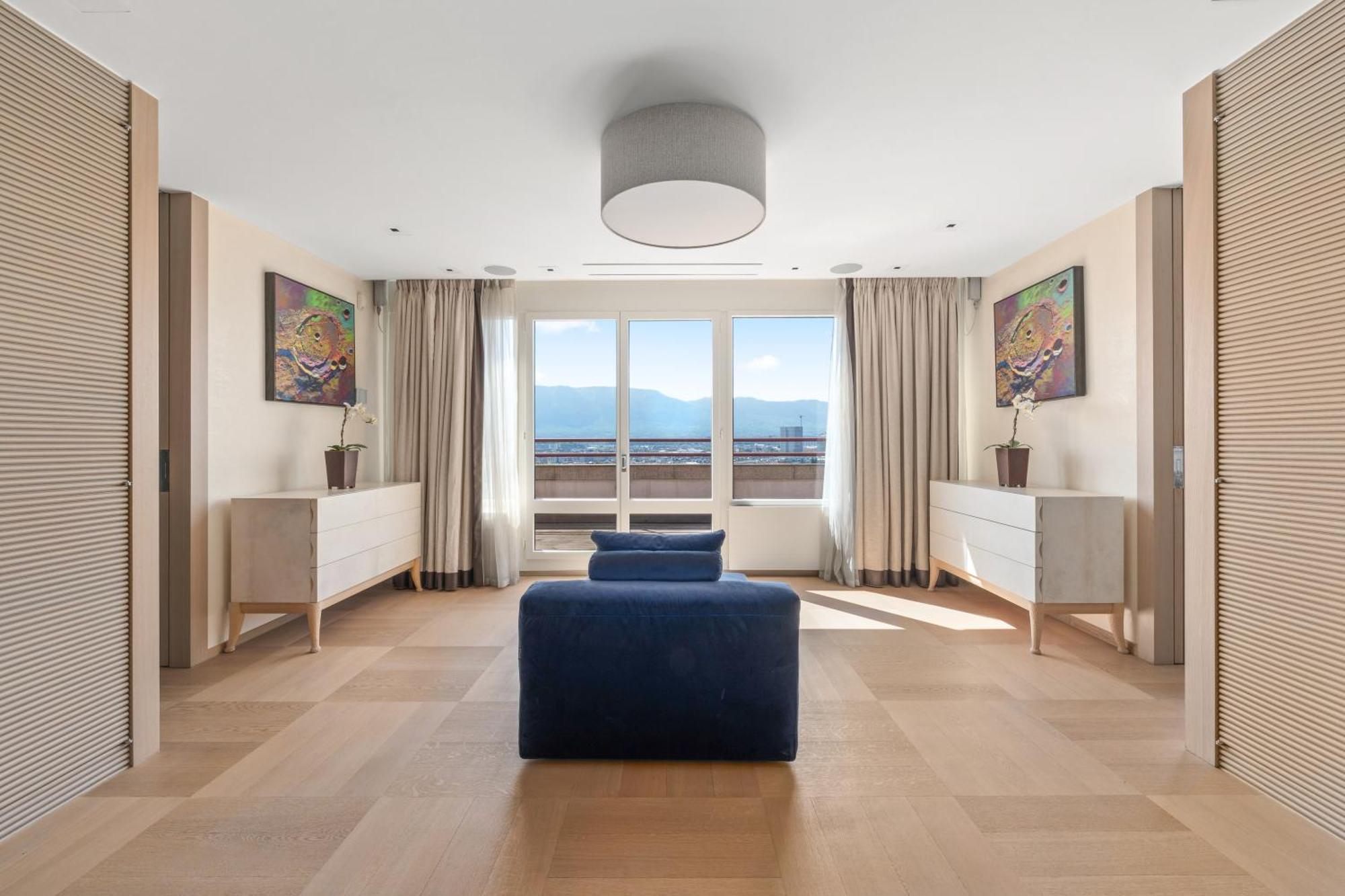 Exclusive 3 Bedroom Luxury Penthouse *