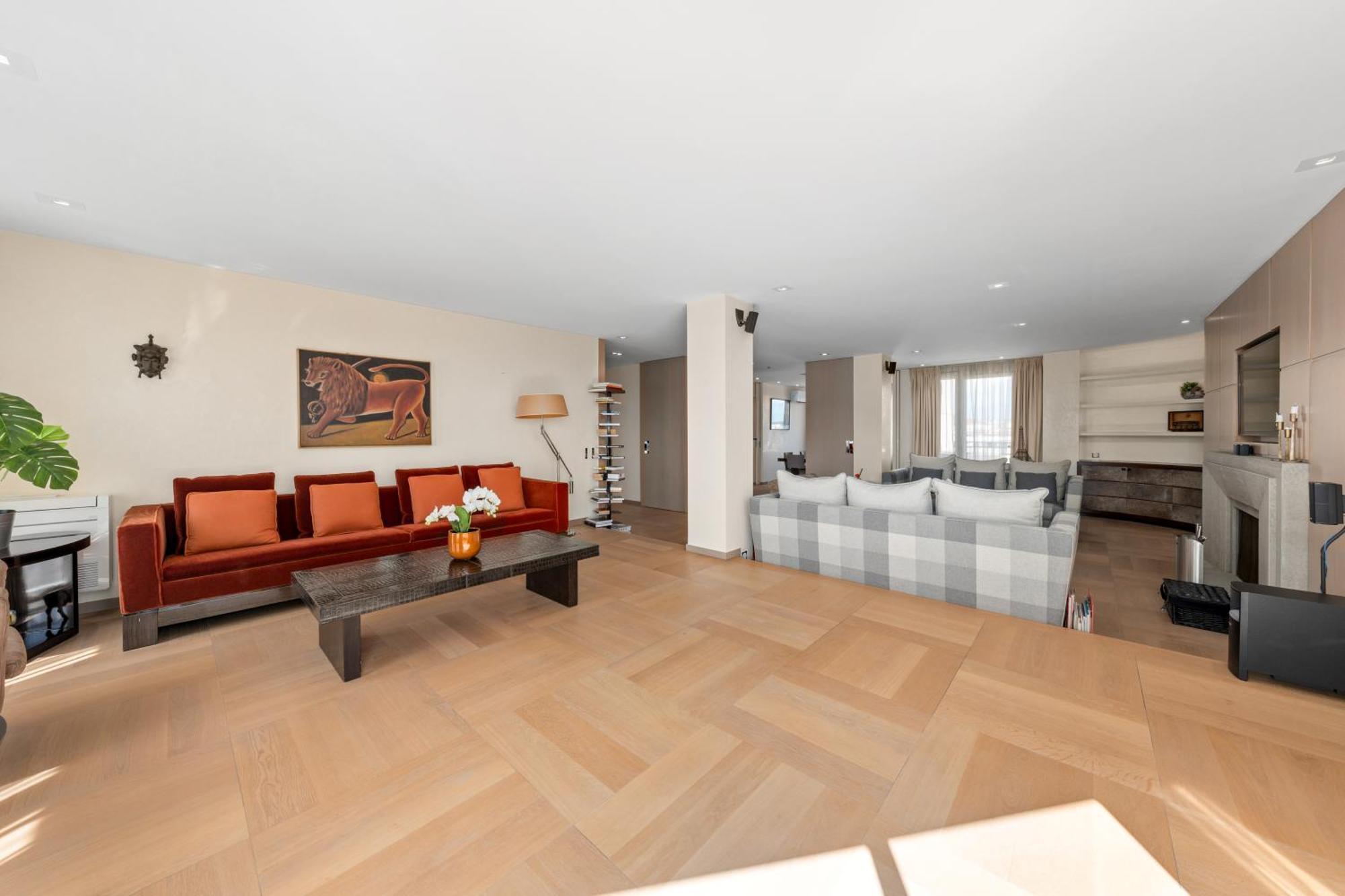 Apartment Exclusive 3 Bedroom Luxury Penthouse *