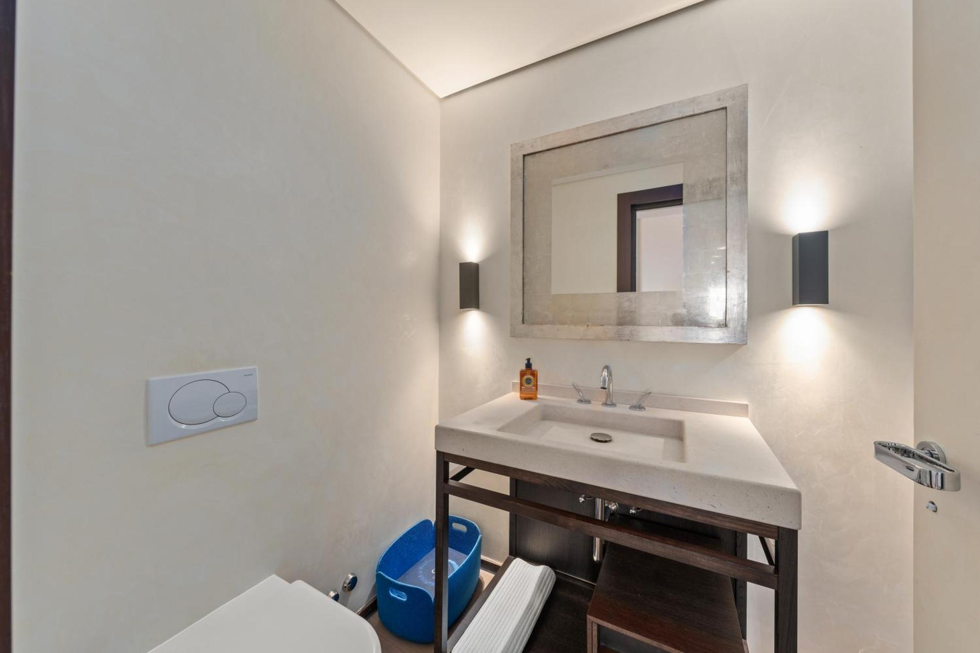 Apartment Exclusive 3 Bedroom Luxury Penthouse *