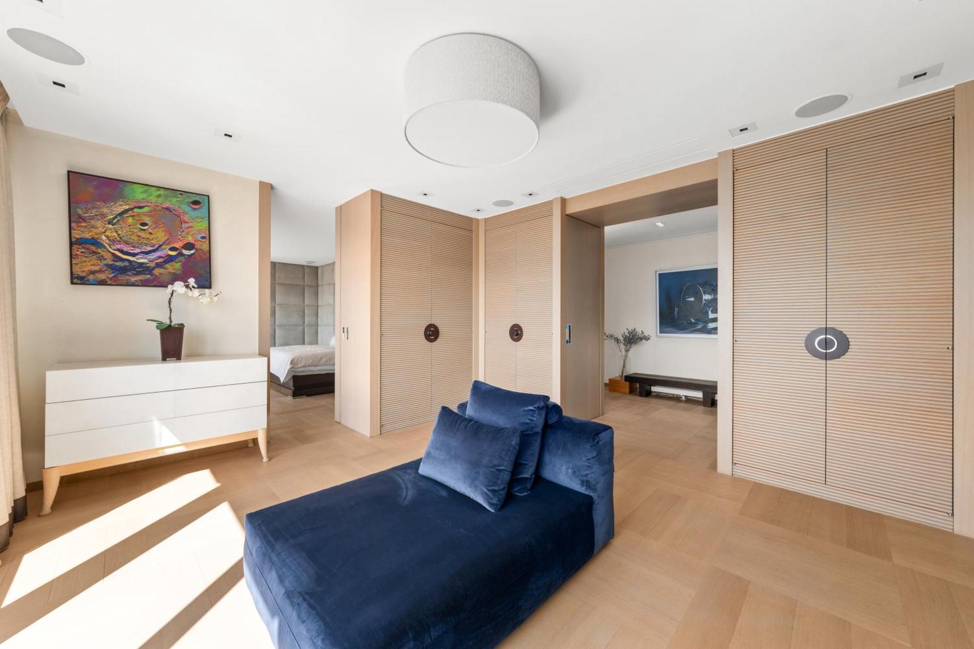 Apartment Exclusive 3 Bedroom Luxury Penthouse *