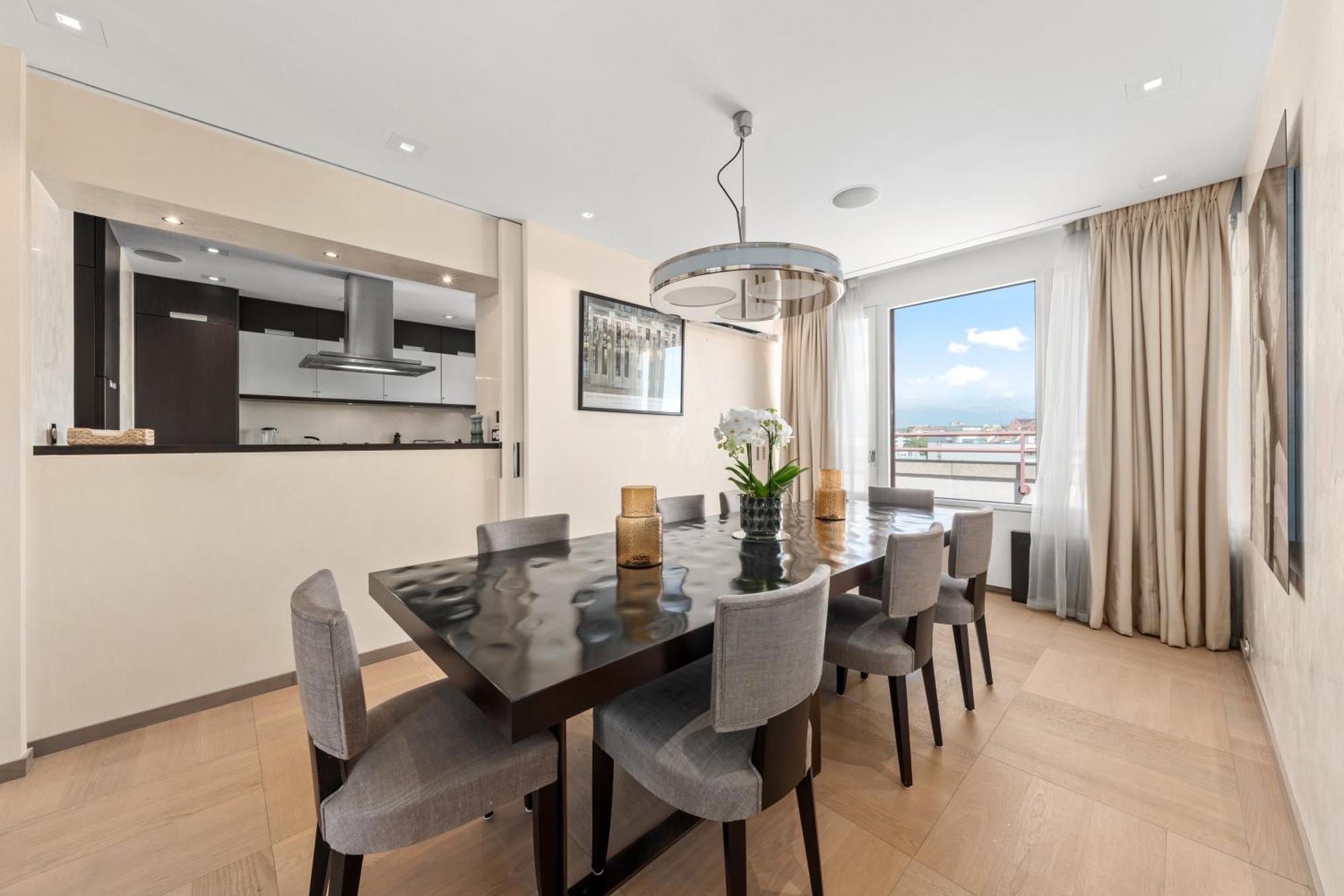 Exclusive 3 Bedroom Luxury Penthouse Apartment Geneva